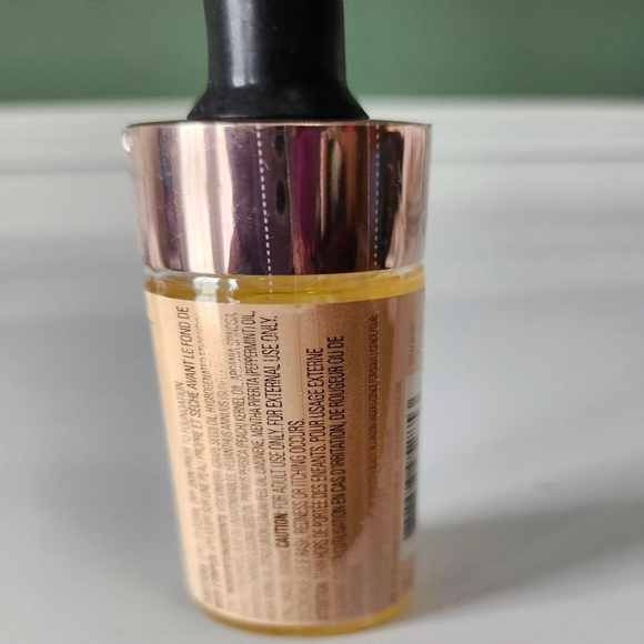 Makeup Revolution Baking Oil Makeup Primer - Picture 3 of 3